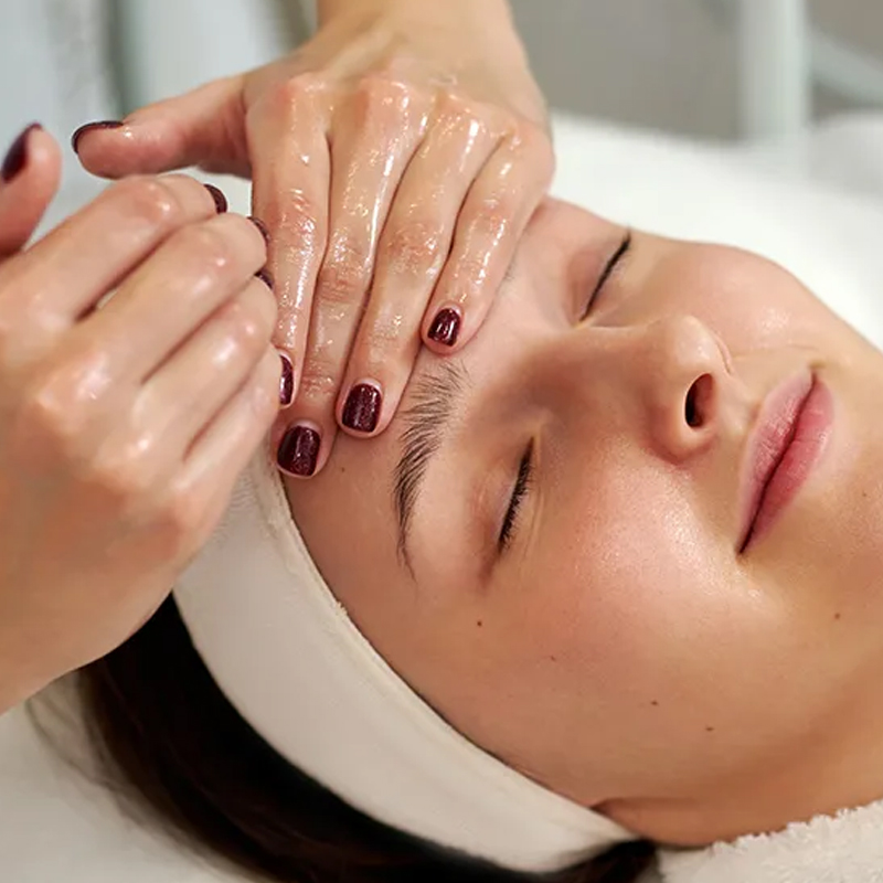 Hydrating serum used in the Collagen Facial